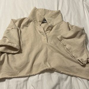 The cutest cropped collar princess polly shirt in size 2!